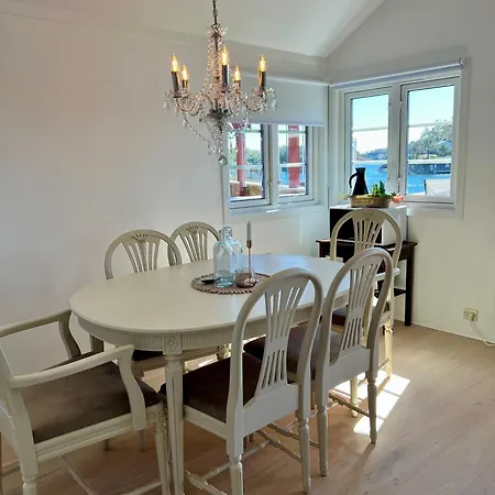 Fritidsbolig Ved Sjoen I - Kort Kjoretur Til Dyreparken *